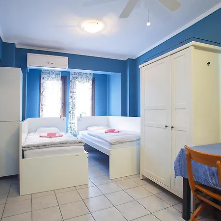 Little Big House Apartment
